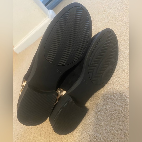 7.5 Flat Cheetah Ankle Boots - Picture 5 of 5